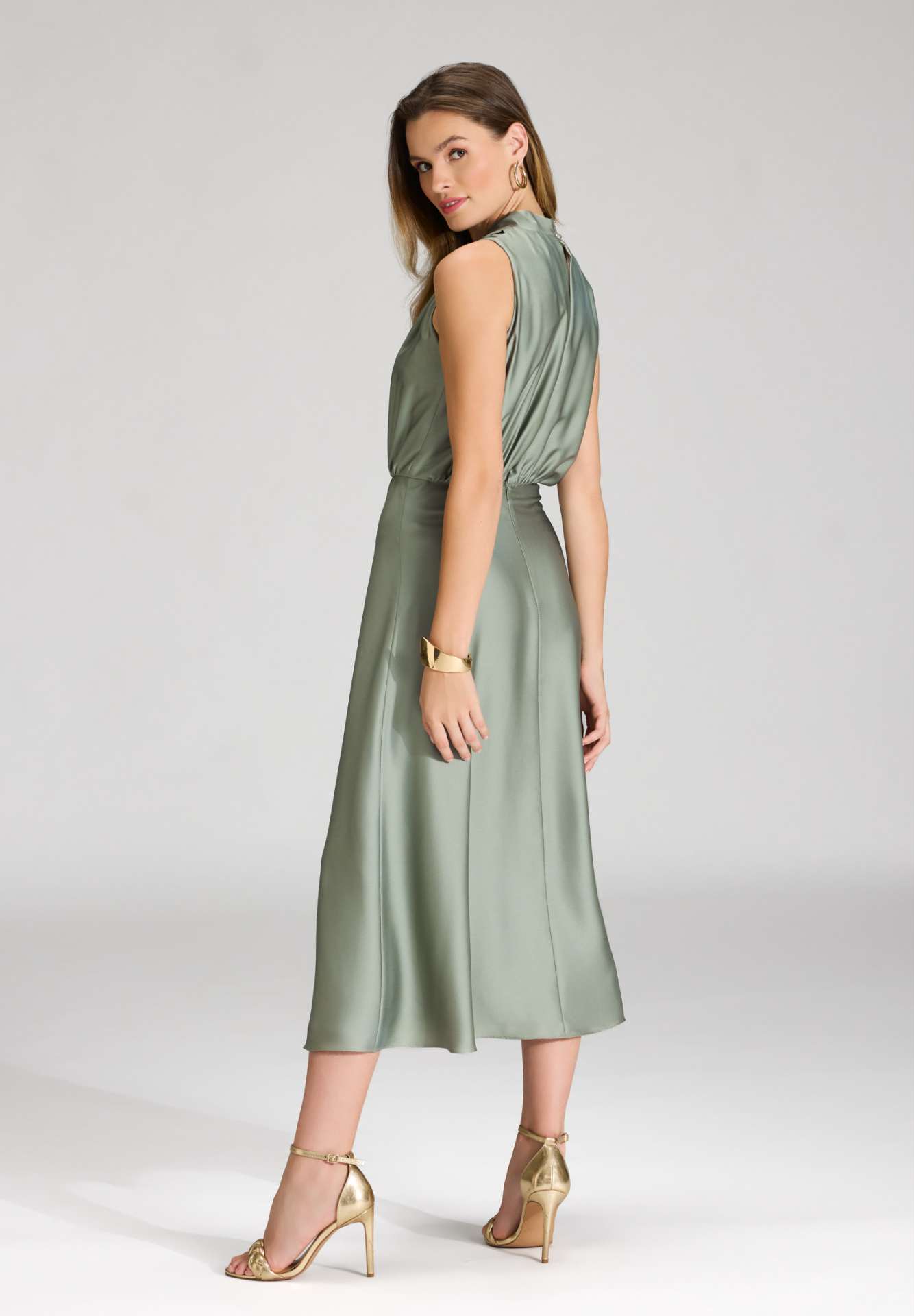 Midi Kleid aus nachhaltigem Satin mit Drapierung am Kragen