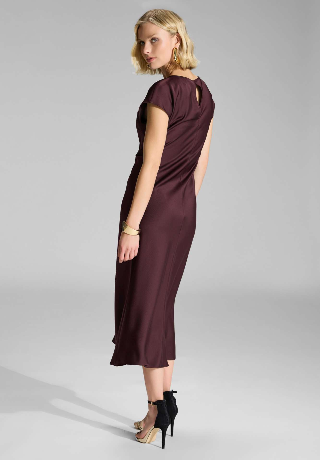 Slip Dress aus Satin mit Twist Detail