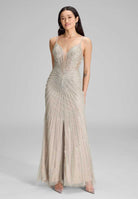 Abendkleid mit all-over Stickerei silver