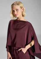 Hose aus Satin mit geradem Bein und Taschen