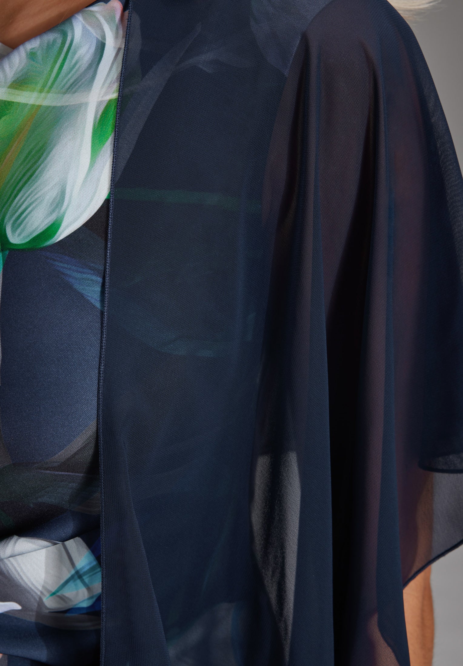 Formstola aus Chiffon