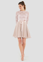 Cocktailkleid aus Spitze und Chiffon