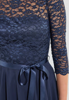 Cocktailkleid aus Spitze und Chiffon