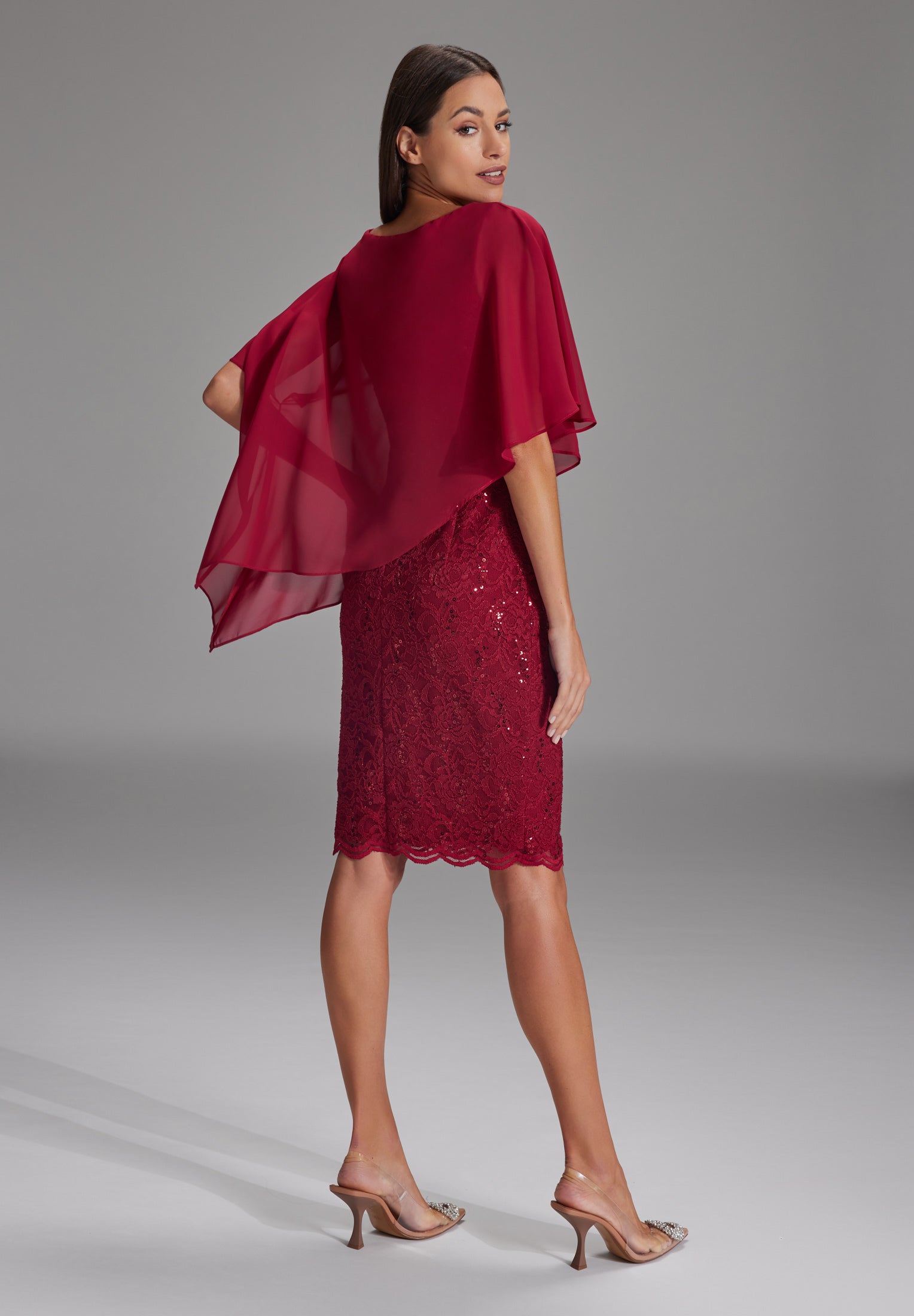 Cocktailkleid mit Überwurf