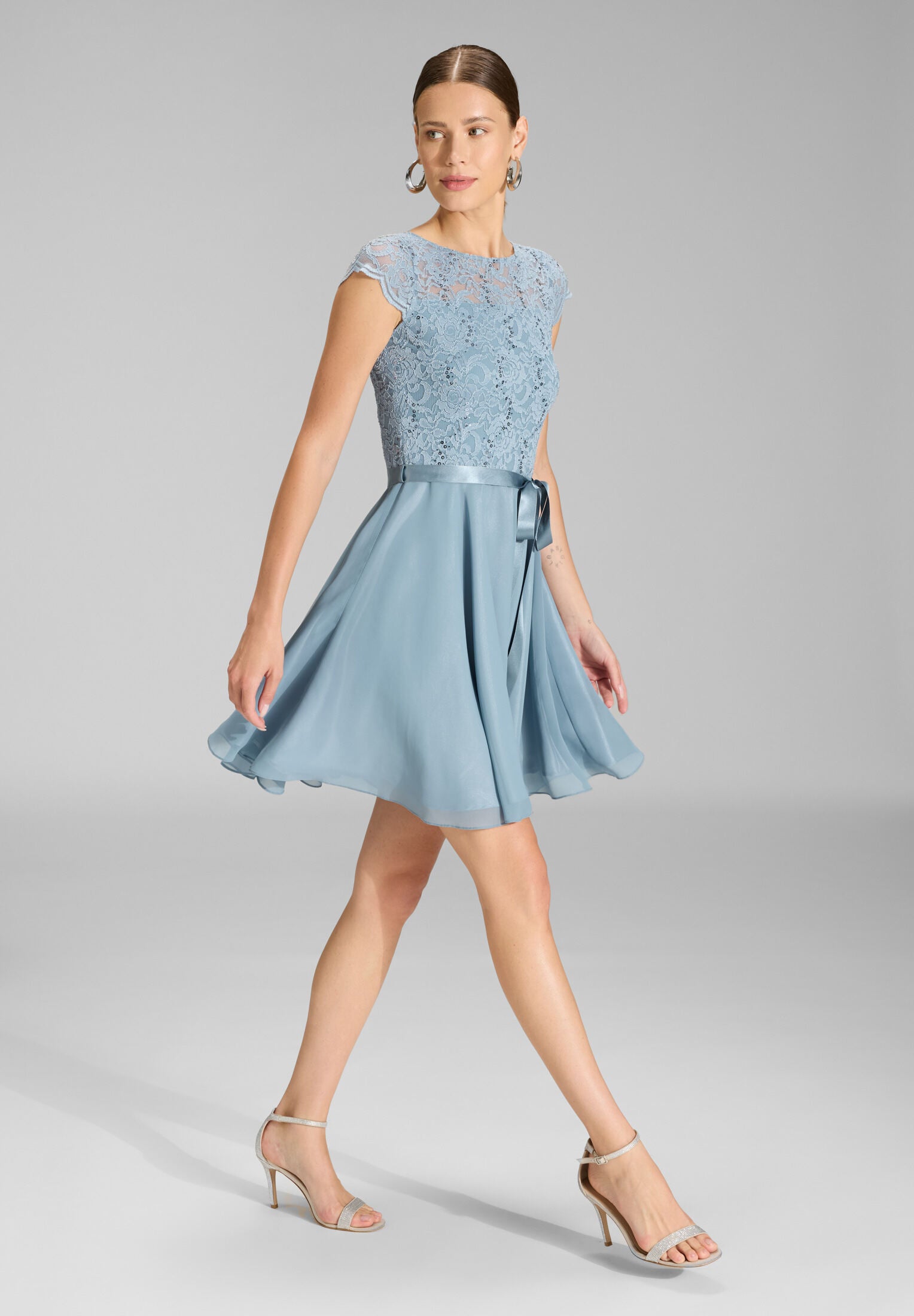 Cocktailkleid mit Spitzenoberteil und Chiffon Rock indigo