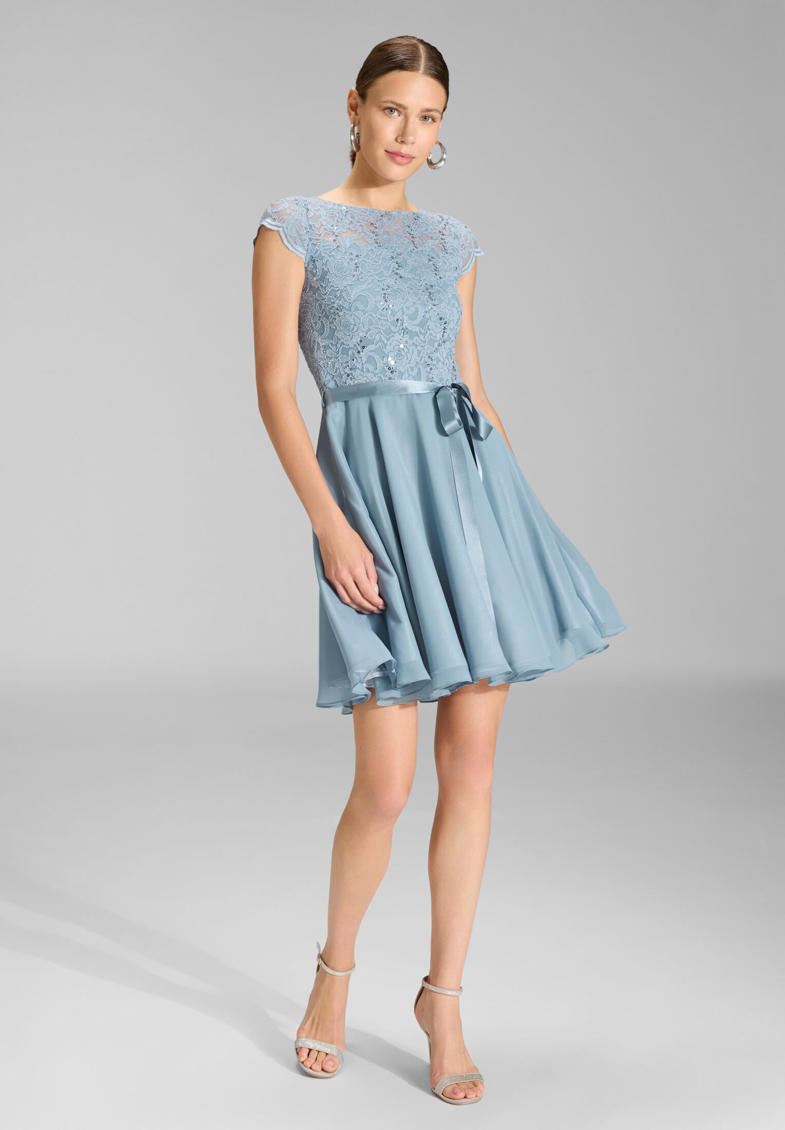 Cocktailkleid mit Spitzenoberteil und Chiffon Rock