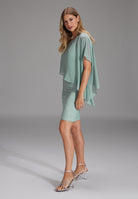 Cocktailkleid mit Überwurf