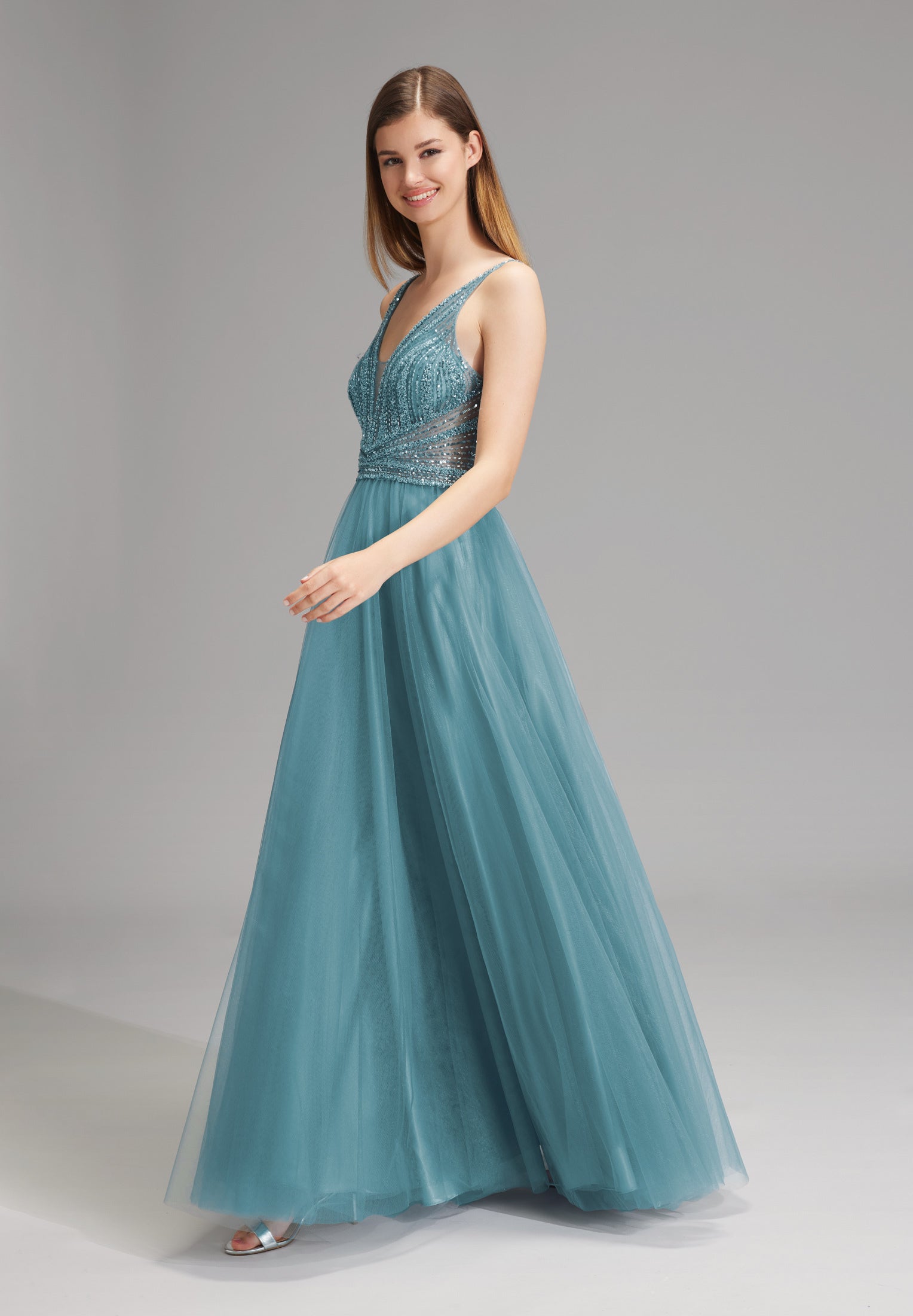 Lange Tüllrobe mit Netzeinsatz