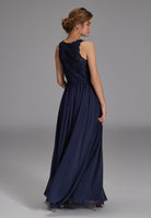 High-closed-Abendkleid mit floraler Spitze