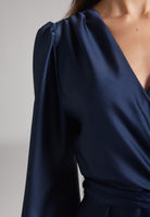 Vokuhila-Kleid mit blusigen Ärmeln