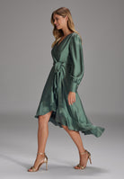 Vokuhila-Kleid mit blusigen Ärmeln