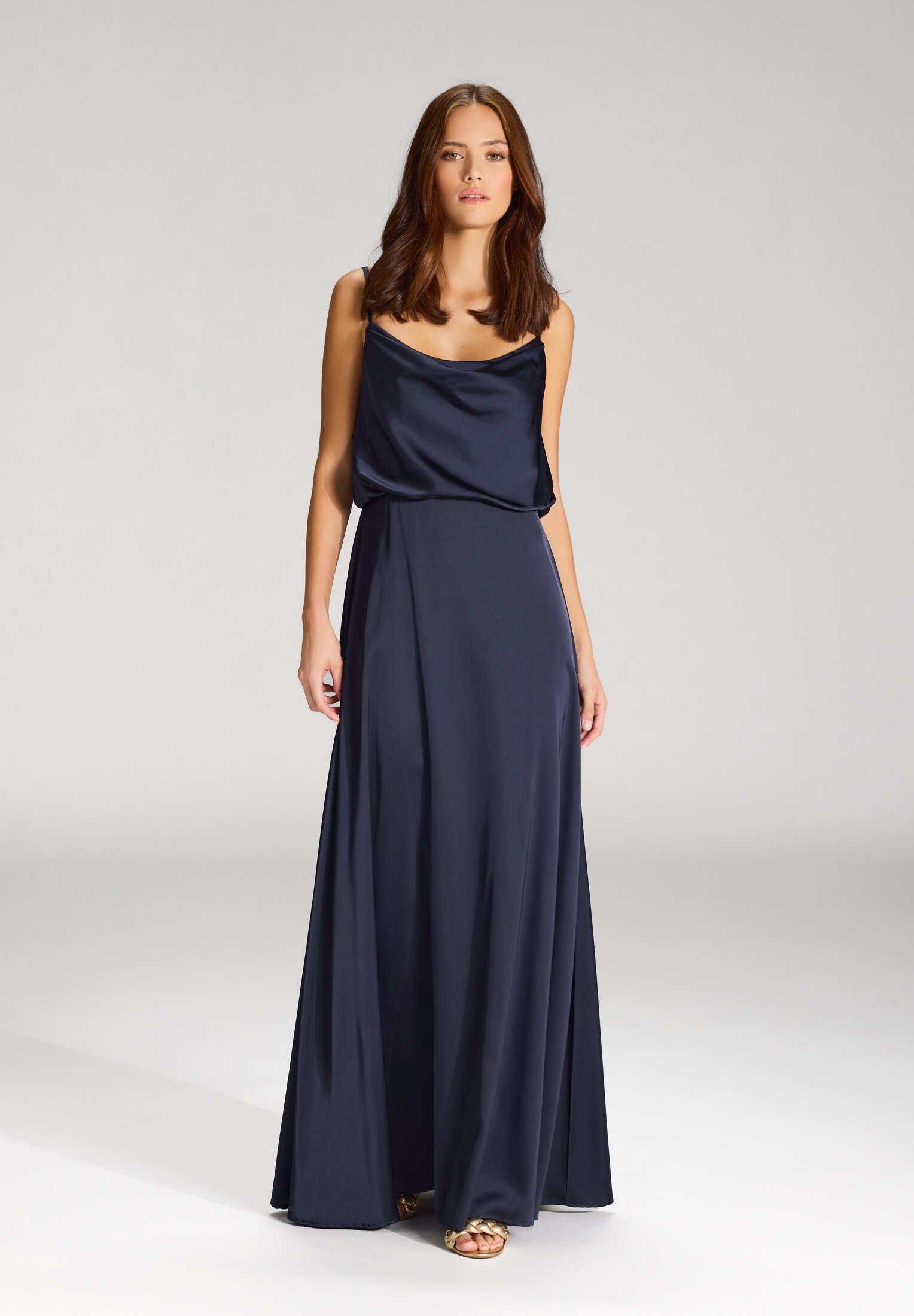 Abendkleid aus Satin mit angedeutetem Wasserfallausschnitt navy