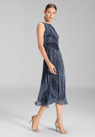 Plissiertes Kleid mit Metallicfäden