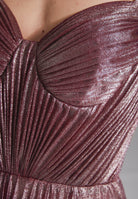 Schimmerndes Plisseekleid