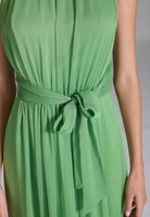 Abendkleid aus Crinkle Chiffon mit Knoten Detail