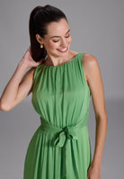 Abendkleid aus Crinkle Chiffon mit Knoten Detail