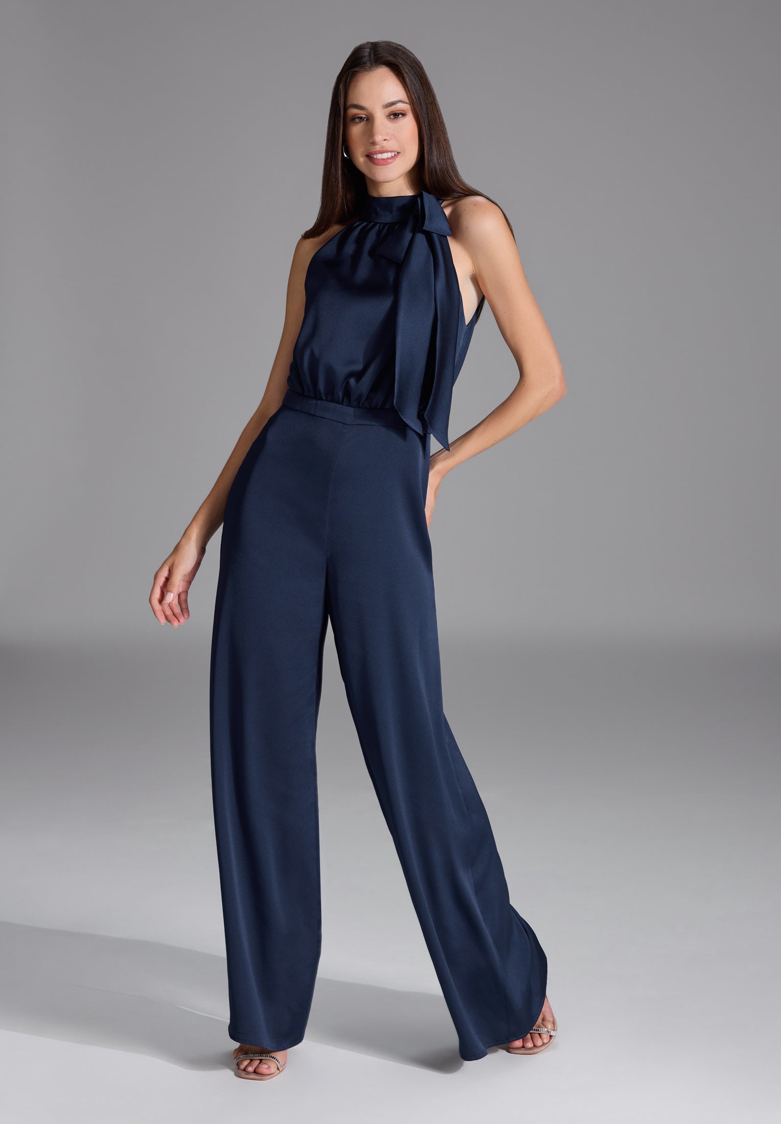 Ärmelloser Jumpsuit mit Schluppe navy