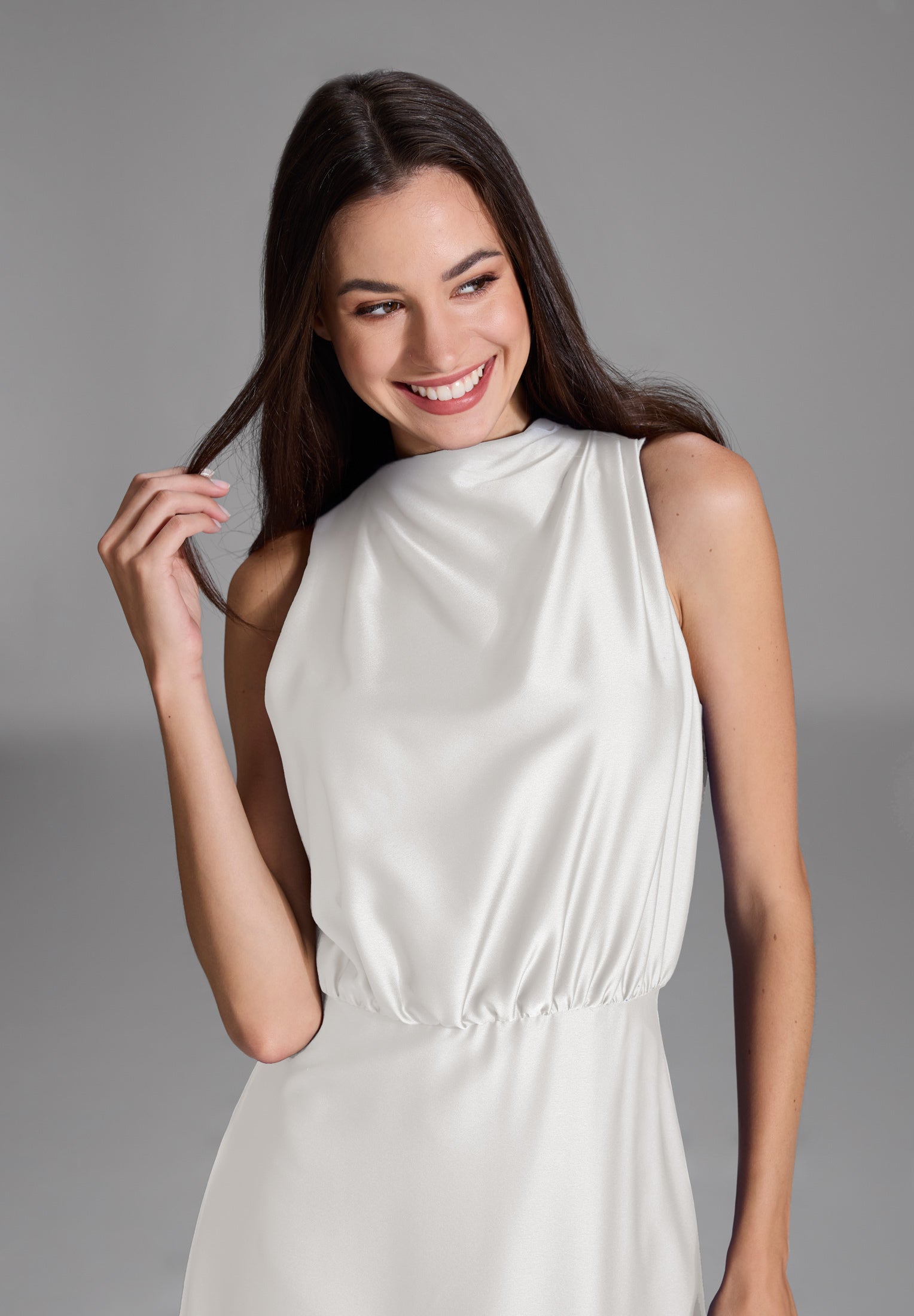 Midi Kleid aus nachhaltigem Satin mit Drapierung am Kragen