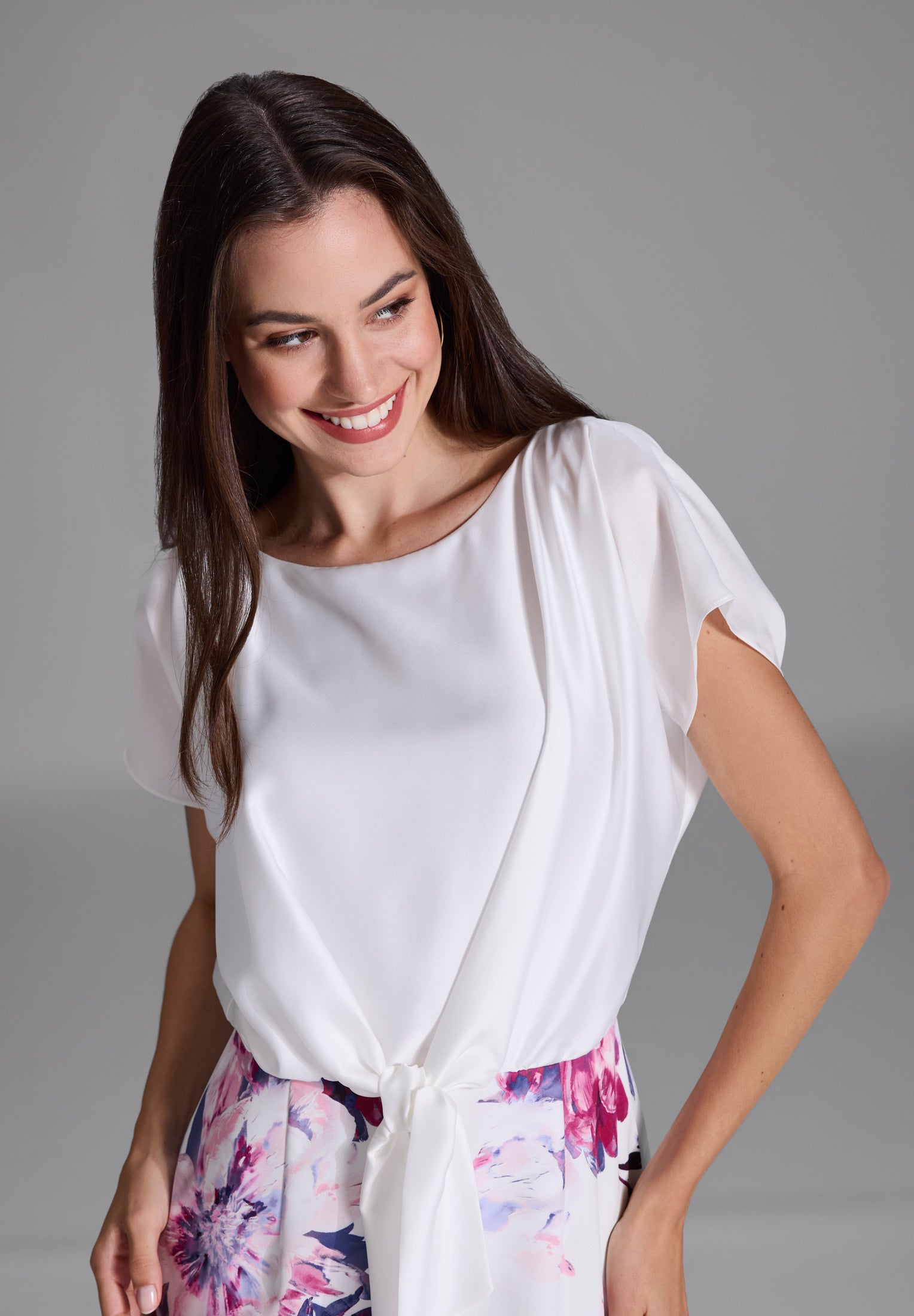 Etuikleid aus floral bedrucktem Scuba und Satin