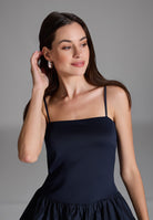 Kurzes Cocktailkleid mit Ballon Rock