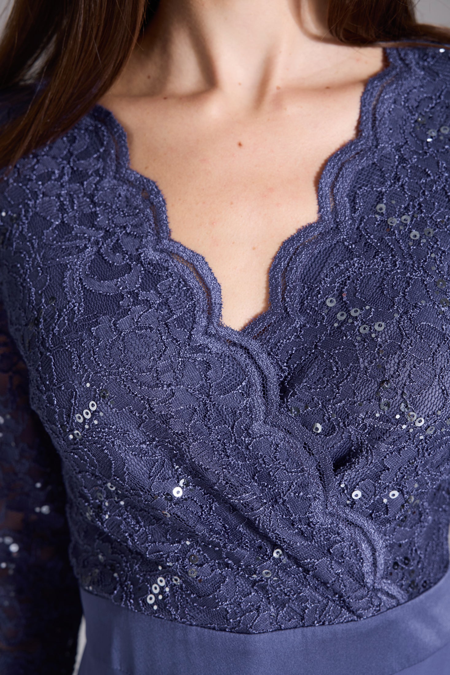 Cocktailkleid aus Material-Mix