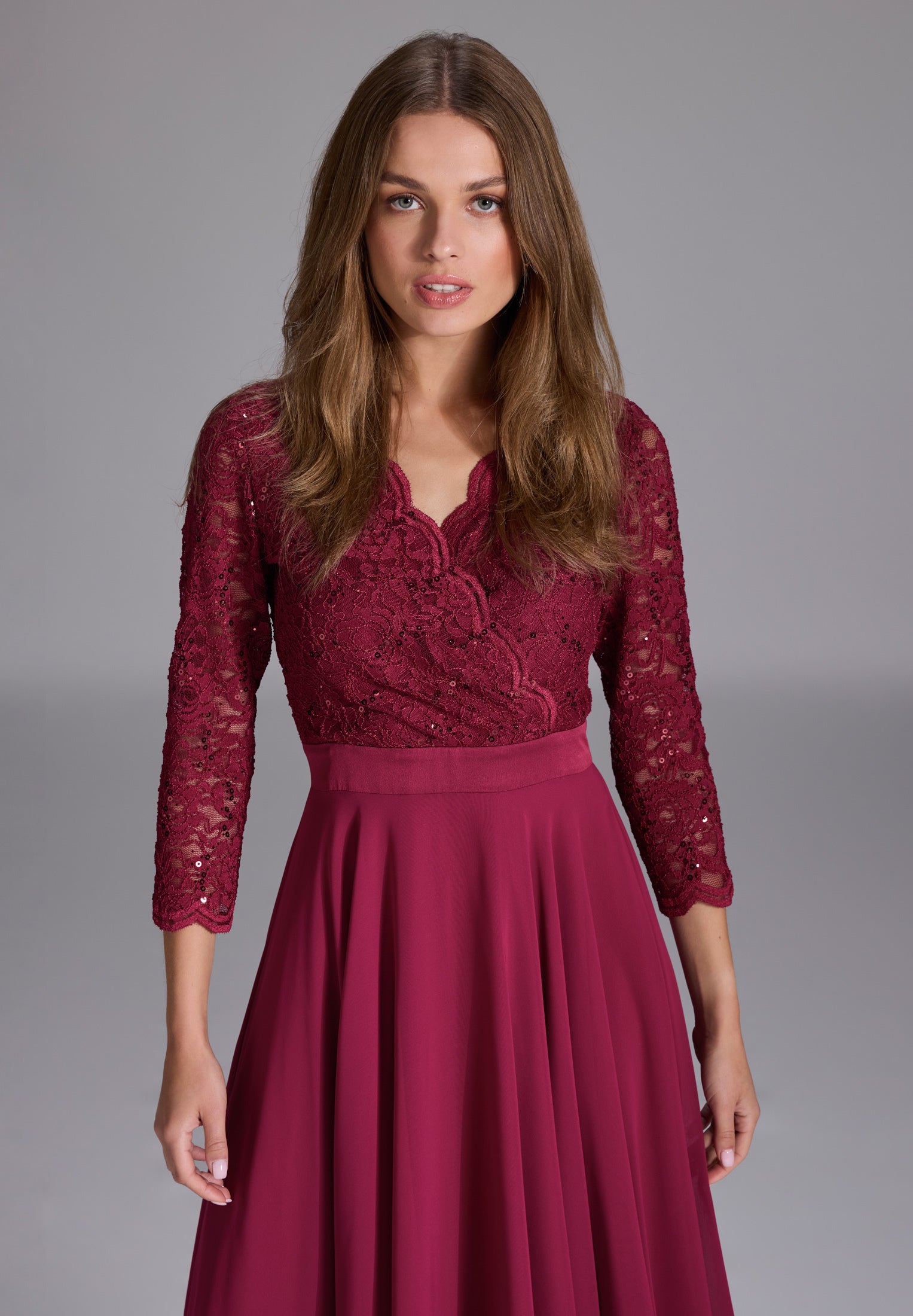 Cocktailkleid aus Material-Mix