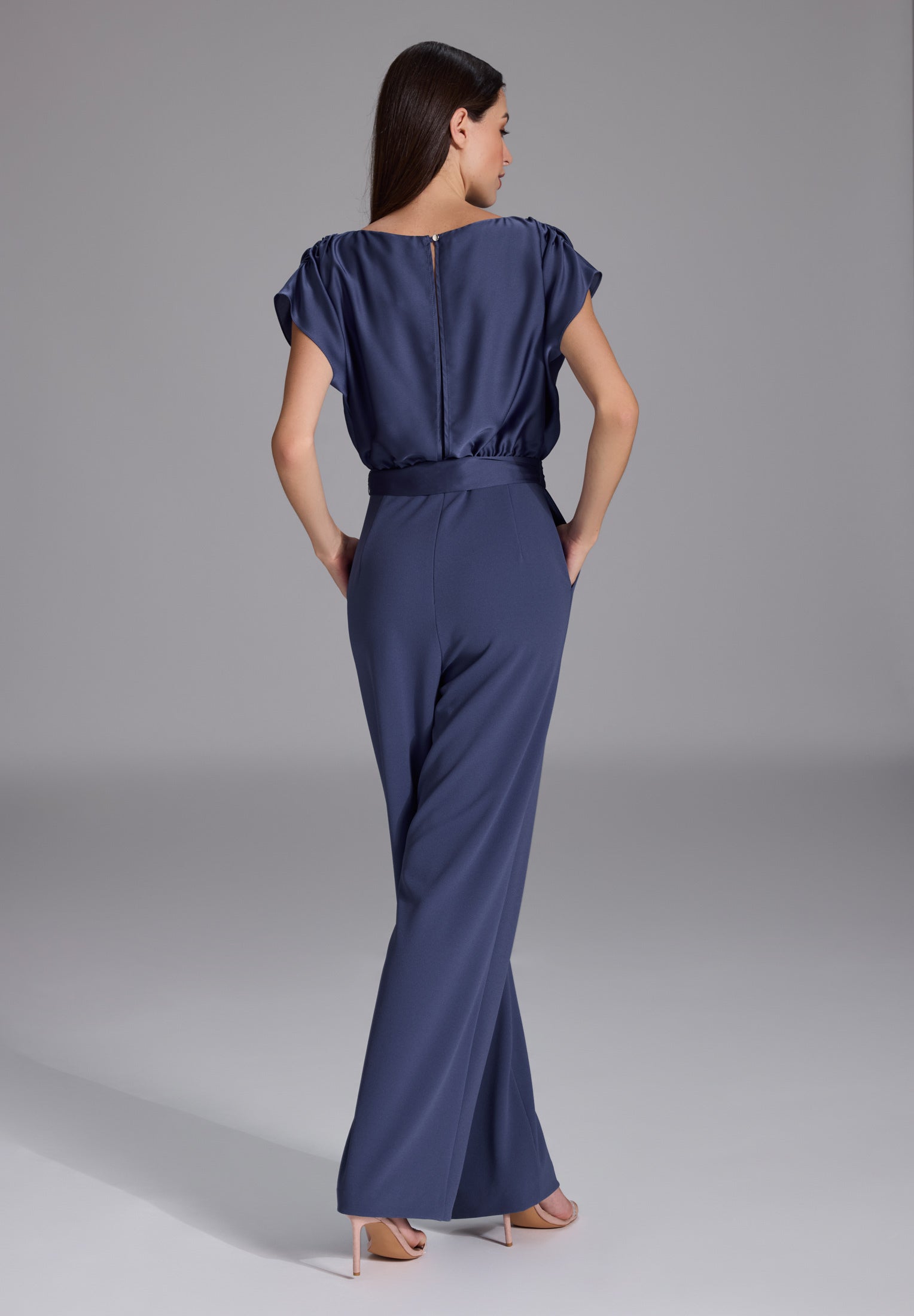 Jumpsuit aus Material-Mix