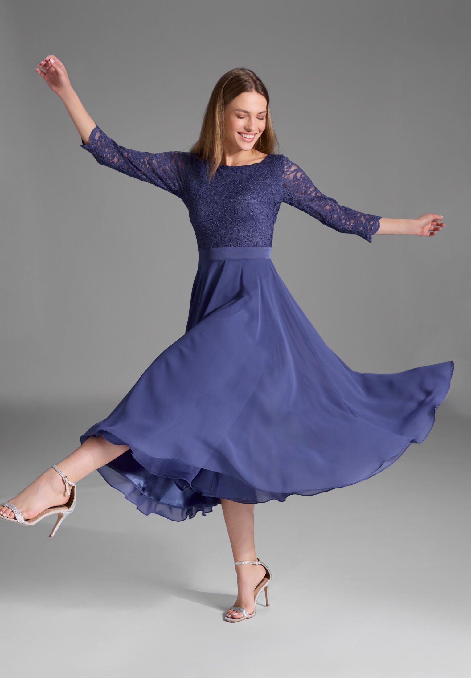 Abendkleid Midi mit Oberteil aus floraler Spitze und Chiffon Rock