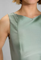 Robenartiges Abendkleid mit Eingrifftaschen