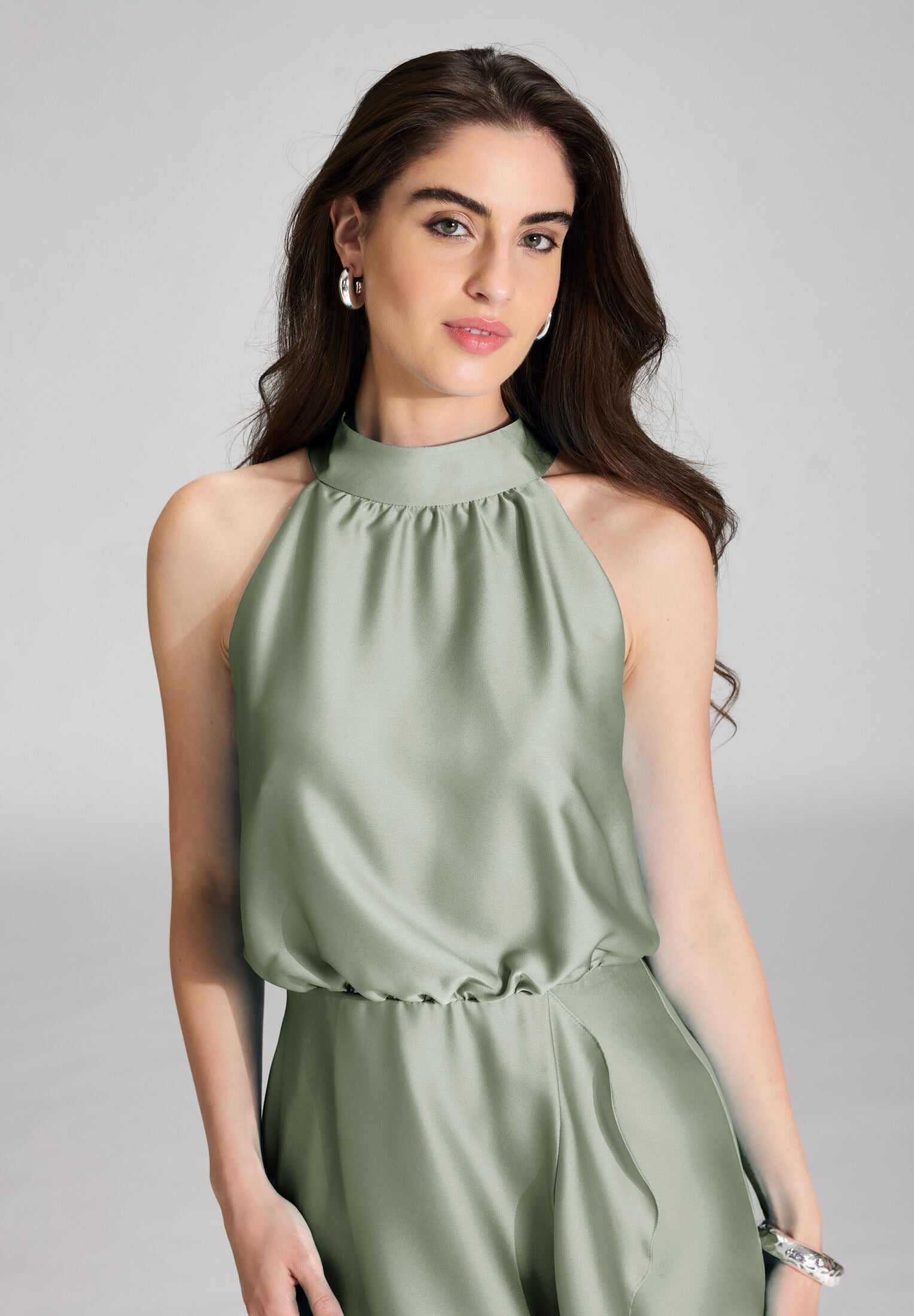 Cocktailkleid aus nachhaltigem Satin mit Volant am Saum