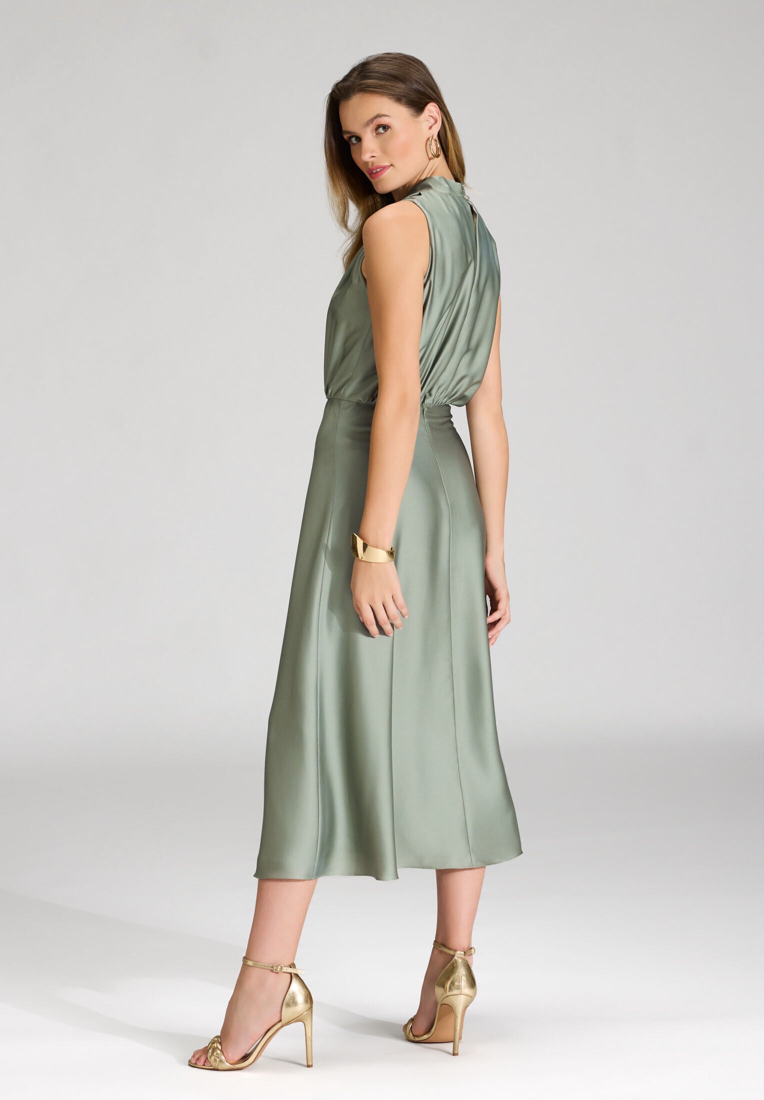 Midi Kleid aus nachhaltigem Satin mit Drapierung am Kragen