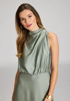 Midi Kleid aus nachhaltigem Satin mit Drapierung am Kragen