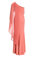 One-Shoulder Abendkleid mit einem Cape-ähnlichen Ärmel aus Chiffon