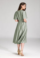Cocktailkleid aus nachhaltigem Satin in Wickel Optik