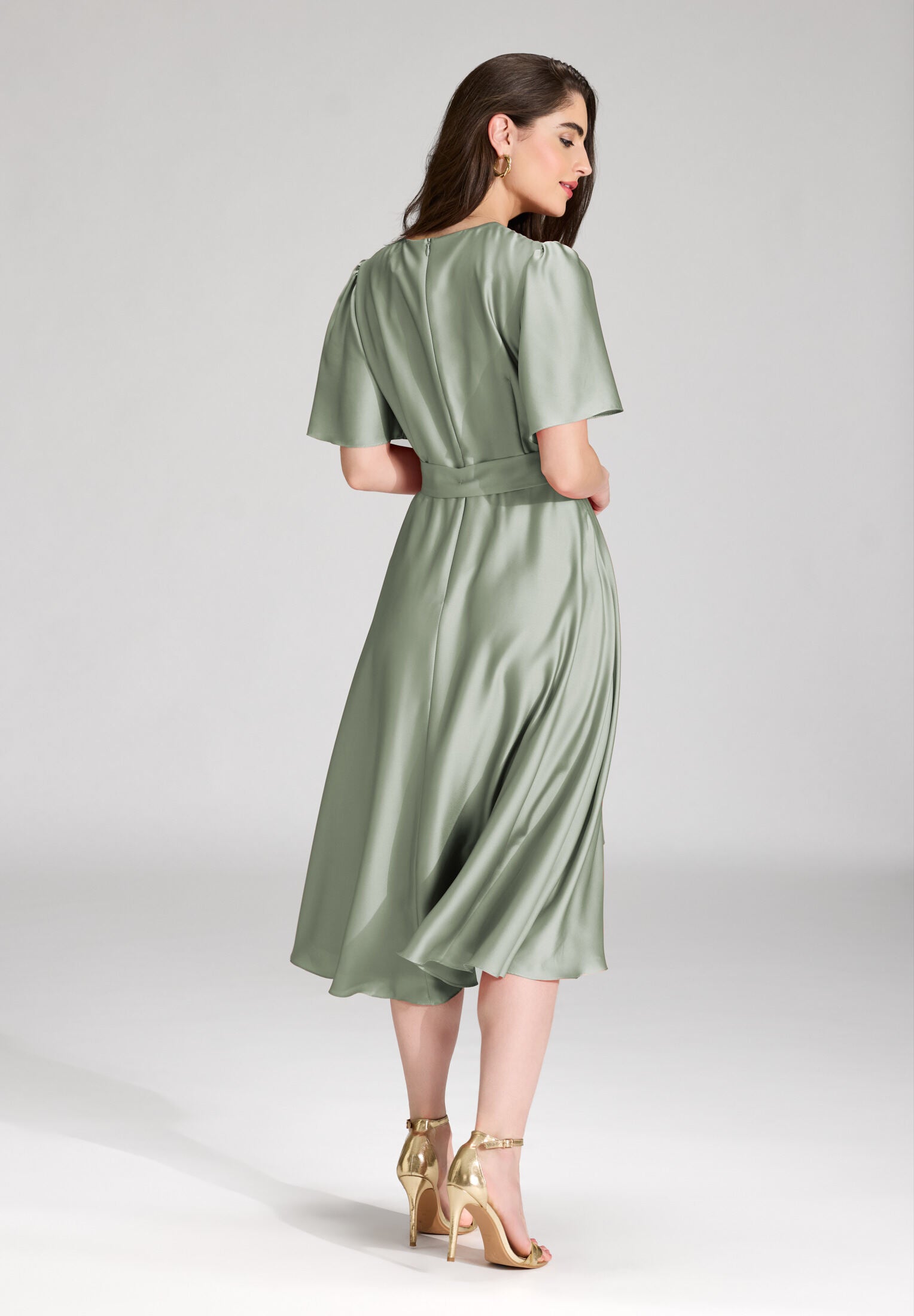 Cocktailkleid aus nachhaltigem Satin in Wickel Optik