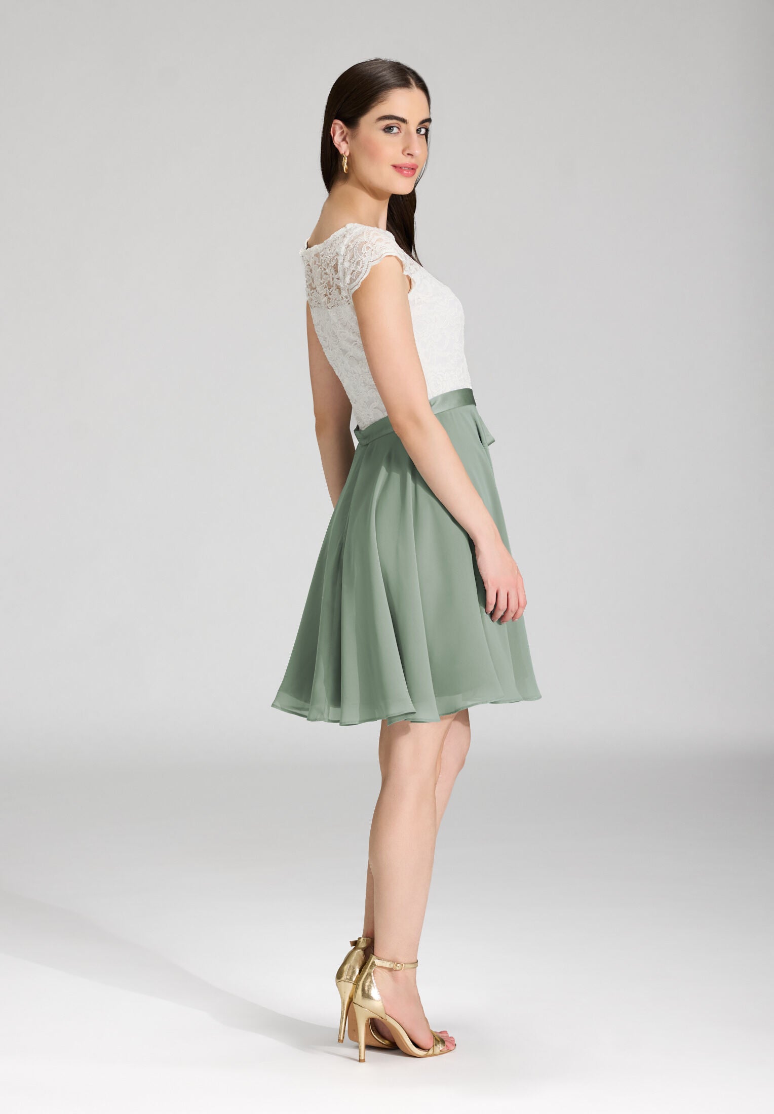 Zweifarbiges Cocktailkleid aus Spitze-Chiffon-Mix