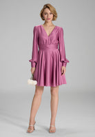 Cocktailkleid aus nachhaltigem Satin mit langen Ärmeln und Raff Details raspberry pink