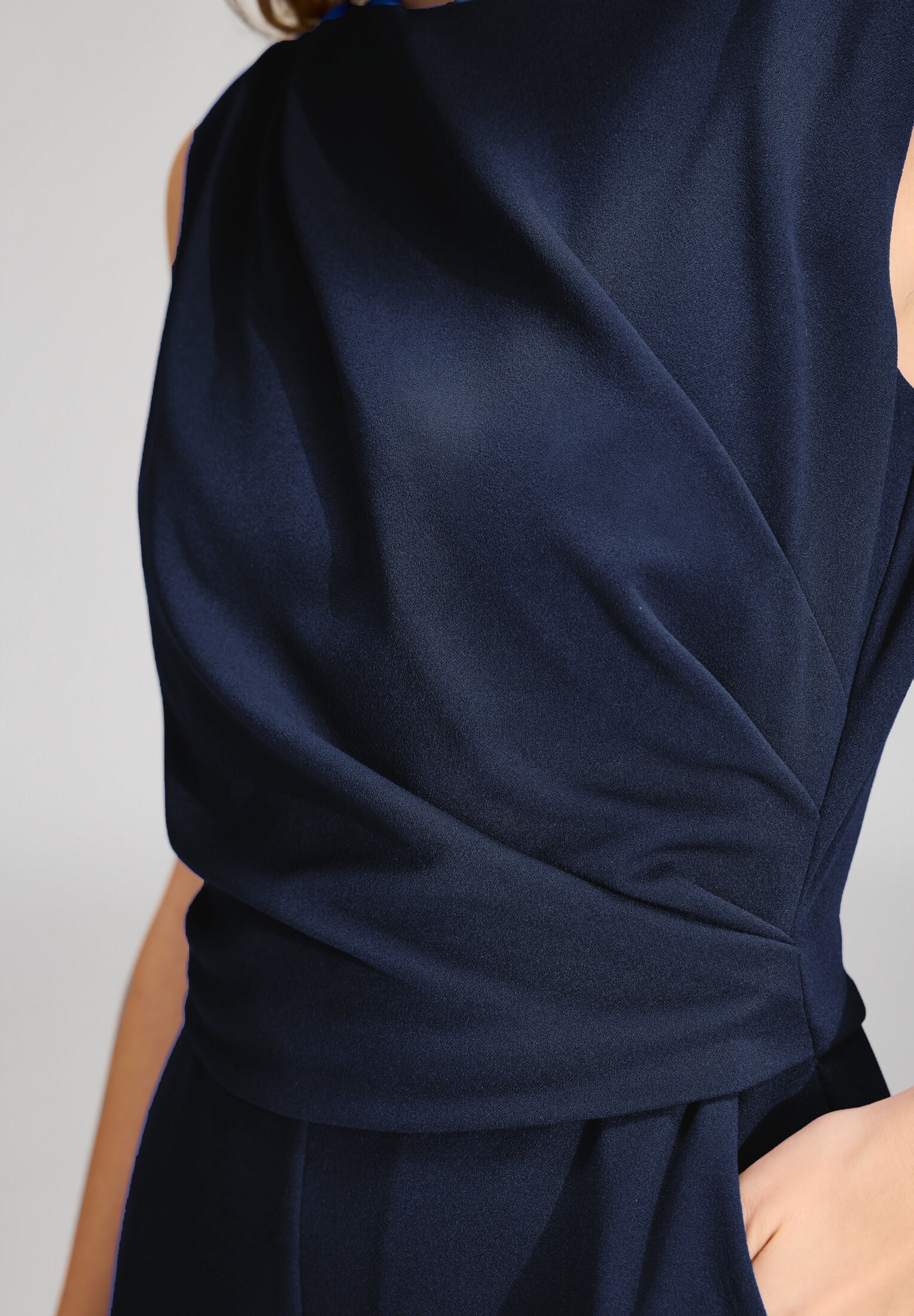 Jumpsuit aus Crepe Jersey mit Drapierung