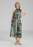 Bedrucktes Cocktailkleid mit Schluppe aus nachhaltigem Satin pistachio green | multi