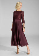 Cocktailkleid in Midi Länge mit Top aus elastischer Paillette und Tellerrock in Chiffon merlot