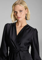 Cocktailkleid aus Satin mit breiten Manschetten, Wickel Oberteil und Tellerrock