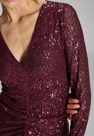 Gerafftes Abendkleid aus elastischer Paillette