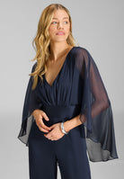 Jumpsuit aus Crinkle Chiffon mit angeschnittenem Cape