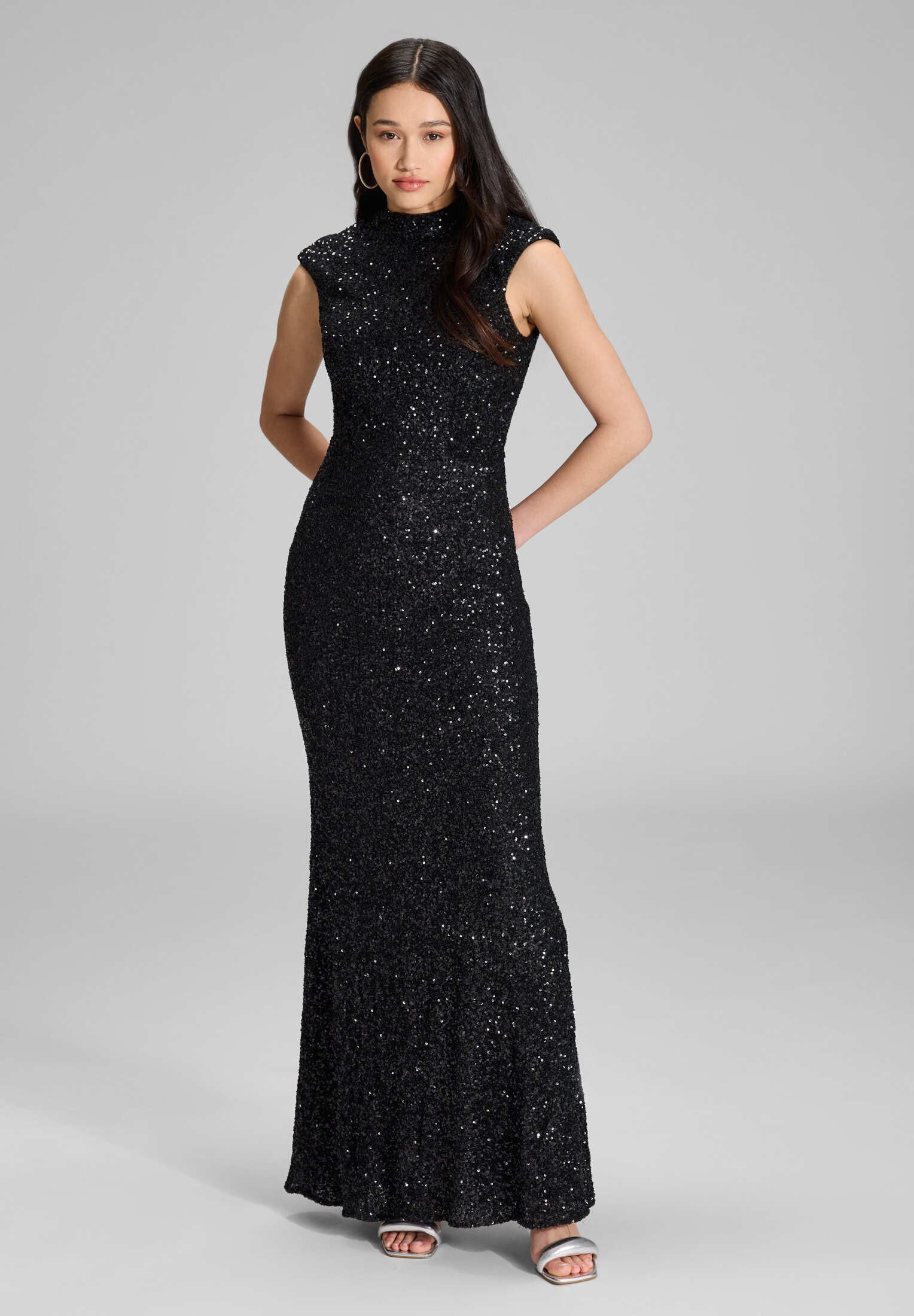 Hochgeschlossenes Paillettenkleid mit Rückenausschnitt black