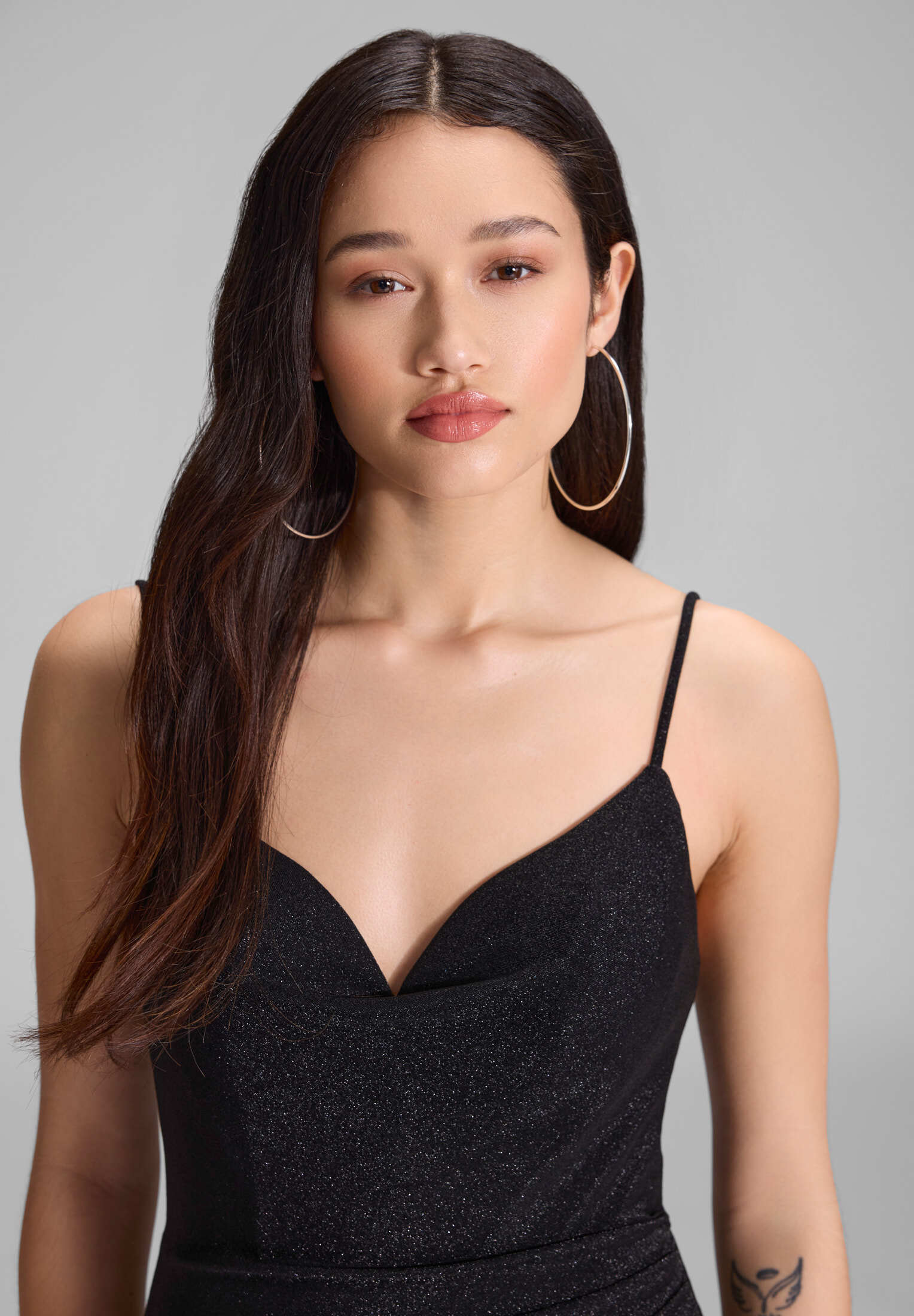 Figurbetontes Jerseykleid mit Beinschlitz