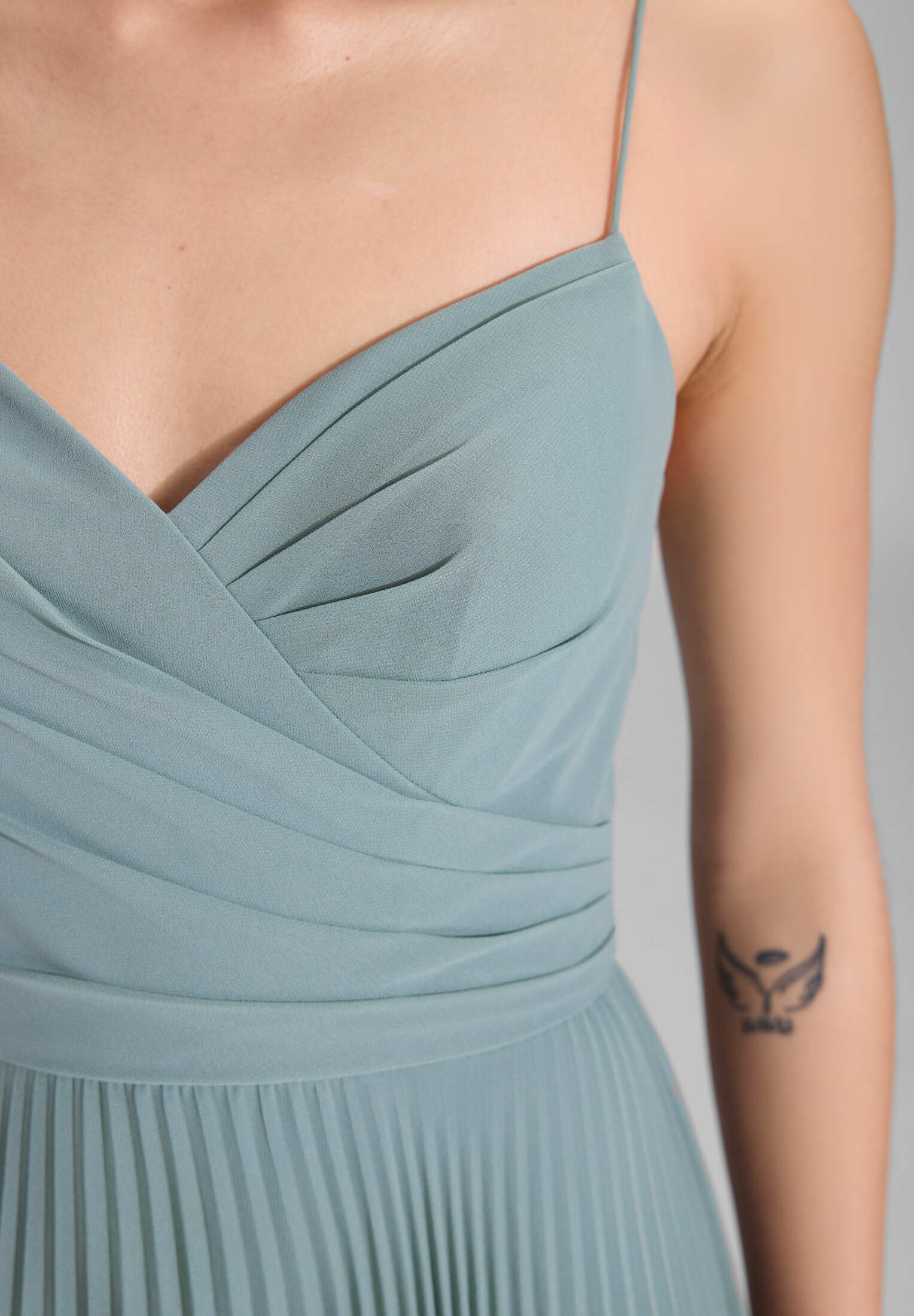 Chiffonkleid mit Plisseerock