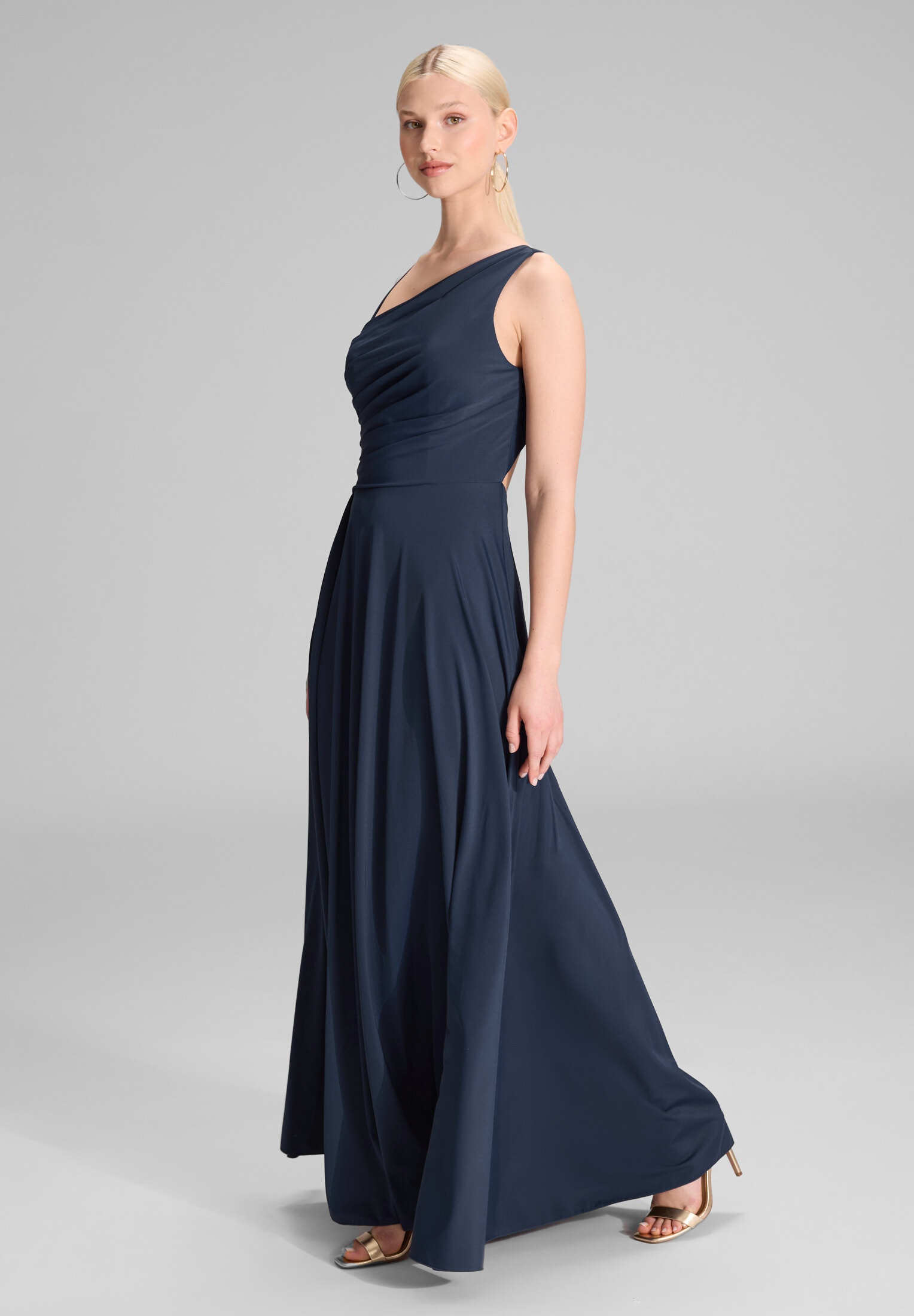 Fließendes Jerseykleid mit Rückenausschnitt