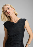 Cocktailkleid aus foliertem Jersey in Bouclé Optik mit Drapierungen
