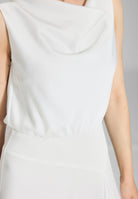 Cocktailkleid aus Satin mit Wasserfall Ausschnitt und seitlichem Godet