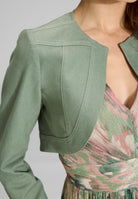 kurze Jeansjacke aus Stretch Denim